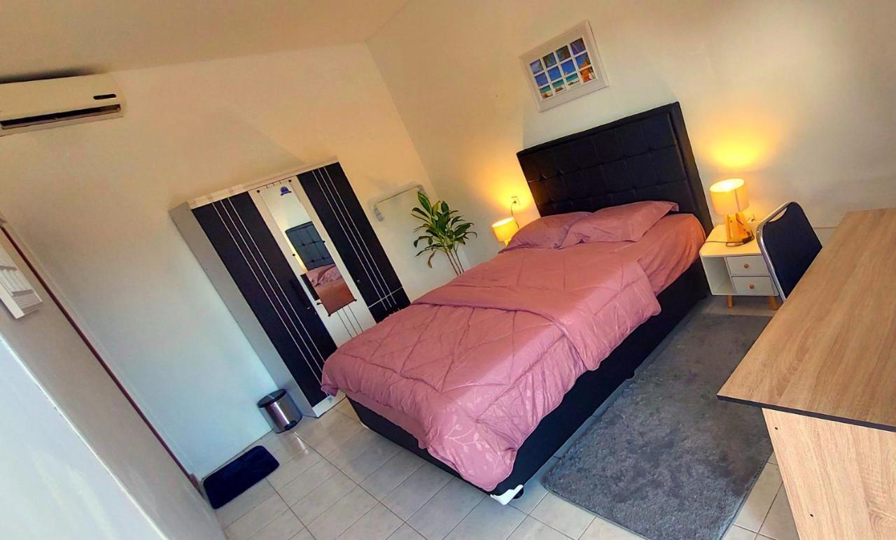 Hustay Guest House - Canggu Екстер'єр фото