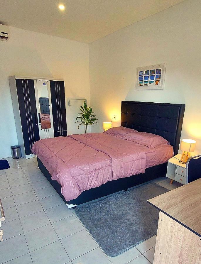 Hustay Guest House - Canggu Екстер'єр фото